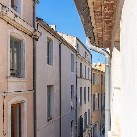 Au Coeur De L'Effervescence Terracotta - Une Nuit A Nimes Exterior photo