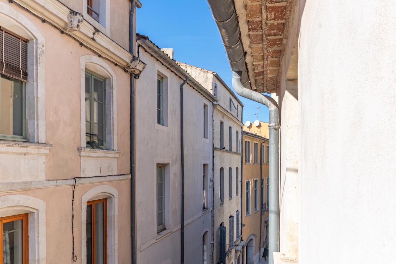 Au Coeur De L'Effervescence Terracotta - Une Nuit A Nimes Exterior photo